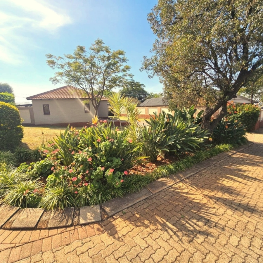To Let 3 Bedroom Property for Rent in Safari Gardens North West